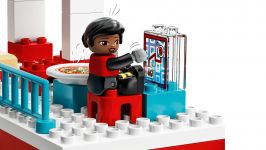 LEGO Duplo 10970 Feuerwehrwache mit Hubschrauber LEGO_10970_WEB_SEC05_NOBG.jpg