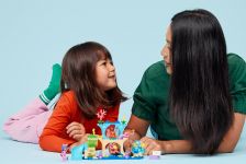 LEGO Gabbys Puppenhaus 11204 Meerjungfrau Gabbys Aquarium Abenteuer LEGO_11204_Lifestyle_Cons2_en-gb.jpg