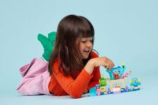 LEGO Gabbys Puppenhaus 11204 Meerjungfrau Gabbys Aquarium Abenteuer LEGO_11204_Lifestyle_Cons4_en-gb.jpg