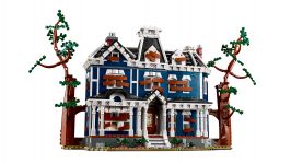 LEGO Stranger Things 11370 Stranger Things: The Creel House LEGO_11370_WEB_SEC02_NOBG.jpg
