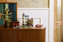 LEGO Advanced Models 40913 Oldtimer-Parade LEGO_11371_40913_Lifestyle_Envr_01_en-gb.jpg