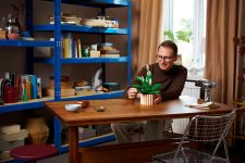 LEGO Botanicals 11504 Friedenslilie LEGO_11504_Lifestyle_Cons_01_en-gb.jpg