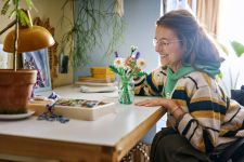 LEGO Botanicals 11508 Gänseblümchen LEGO_11508_Lifestyle_cons.jpg