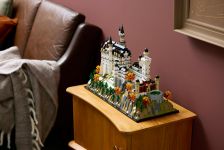 LEGO Architecture 21063 Schloss Neuschwanstein LEGO_21063_Lifestyle_Envr_04_en-gb.jpg