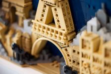 LEGO Architecture 21064 Paris – Stadt der Liebe LEGO_21064_Lifestyle_Build_05_en-gb.jpg