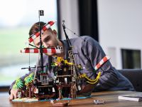 LEGO 21322 - Bild 16