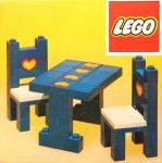 LEGO Homemaker 275 Table and chairs