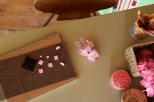 LEGO BrickHeadz 40922 Lilo & Stitch: Angel LEGO_40922_Lifestyle_Build_en-gb.jpg