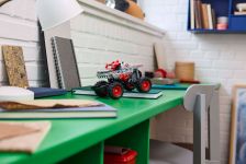 LEGO 42200 - Modell im Umgebungsbild