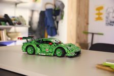 LEGO 42224 - Modell im Umgebungsbild