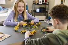 LEGO 42233 - Fertiges Modell 2
