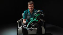 LEGO Technic 42240 Aston Martin Aramco AMR25 F1® Auto