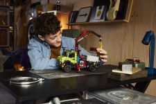 LEGO 42242 - Fertige Modelle in Aktion
