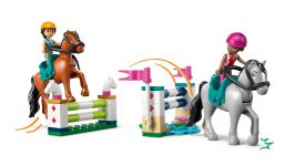 LEGO Friends 42688 Pferdestall und Reitschule LEGO_42688_WEB_SEC05_NOBG.jpg