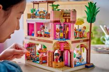 LEGO Friends 42691 Gartenrestaurant LEGO_42691_Lifestyle_cons_2_en-gb.jpg