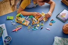 LEGO Friends 42699 Strandhaus mit Robben LEGO_42699_Lifestyle_build_en-gb.jpg