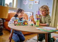 LEGO Disney 43241 Rapunzels Turm und die Taverne „Zum Quietscheentchen“ LEGO_43241_alt7.jpg