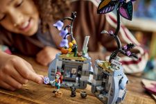 LEGO Disney 43288 Sallys Blumentopf LEGO_43288_Lifestyle_cons_2_en-gb.jpg