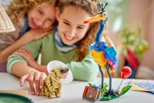 LEGO Disney 43290 Kevin und Dug LEGO_43290_Lifestyle_cons_2_en-gb.jpg