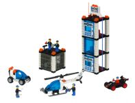 LEGO Jack Stone 4611 Polizeirevier mit Einsatzfahrzeugen