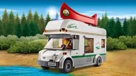 LEGO City 60057 Wohnmobil mit Kanu