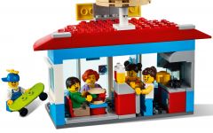 LEGO 60271 - Bild 9