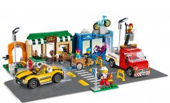 LEGO Città Einkaufsstraße mit Geschäften (60306) : : Giochi e  giocattoli