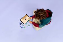 LEGO Ninjago 71849 Nya vs. Mutationsmonster-Spinner LEGO_71849_Lifestyle_Build_en-gb.jpg