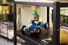 LEGO Super Mario 72050 Mario Kart™: Luigi & Turboflitzer LEGO_72050_Lifestyle_Envr_02.jpg