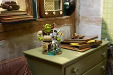 LEGO Shrek 72423 Shrek, Esel und Der Gestiefelte Kater LEGO_72423_Lifestyle_Envr_01.jpg