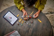 LEGO Star Wars 75437 Cobb Vanths Speeder LEGO_75437_Lifestyle_build_en-gb.jpg