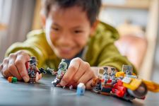 LEGO Star Wars 75437 Cobb Vanths Speeder LEGO_75437_Lifestyle_cons_2_en-gb.jpg