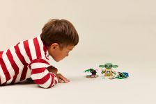 LEGO Star Wars 75443 Grogus Zuhause LEGO_75443_Lifestyle_Cons_2_en-gb.jpg