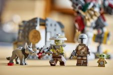 LEGO Star Wars 75451 Showdown mit dem Wächterdroiden am Huttenpalast LEGO_75451_Lifestyle_cons_2.jpg