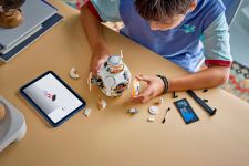 LEGO Star Wars 75452 Der Astromech-Droide BB-8™ LEGO_75452_Lifestyle_build_en-gb.jpg