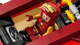 LEGO 76310 - Detailansicht 2