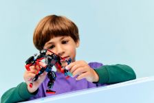 LEGO Super Heroes 76337 Miles Morales Mech vs. Spider-Man 2099 LEGO_76337_Lifestyle_Cons_4_en-gb.jpg