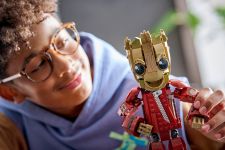 LEGO Super Heroes 76341 Groot im Ravager-Outfit LEGO_76341_lifestyle_cons_2.jpg