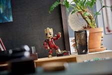 LEGO Super Heroes 76341 Groot im Ravager-Outfit LEGO_76341_lifestyle_envr_en-gb.jpg
