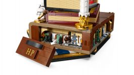 LEGO 76466 - Detailansicht 2