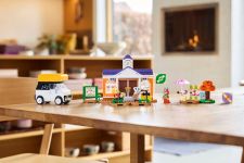 LEGO Animal Crossing 77052 K.K. spielt auf dem Festplatz LEGO_77052_Lifestyle_Envr.jpg