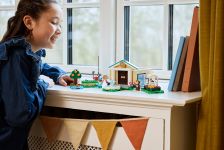 LEGO Animal Crossing 77056 Eugens Museumssammlung LEGO_77056_Lifestyle_Cons_3.jpg