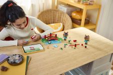 LEGO Animal Crossing 77059 Ausflug mit Nepp und Schlepp LEGO_77059_Lifestyle_Build.jpg