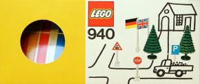 LEGO Basic 940 Flags, Signs and Trees